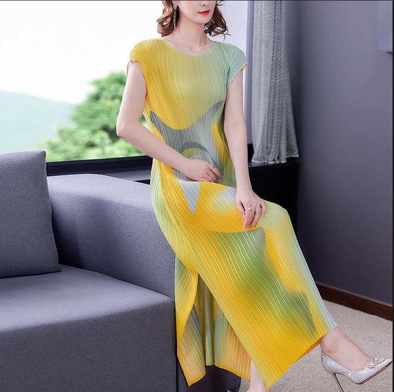 2024 Summer New dress Women's Round Neck Sleeveless Vest Fashionable Elegant Miyake Pleated Split Print