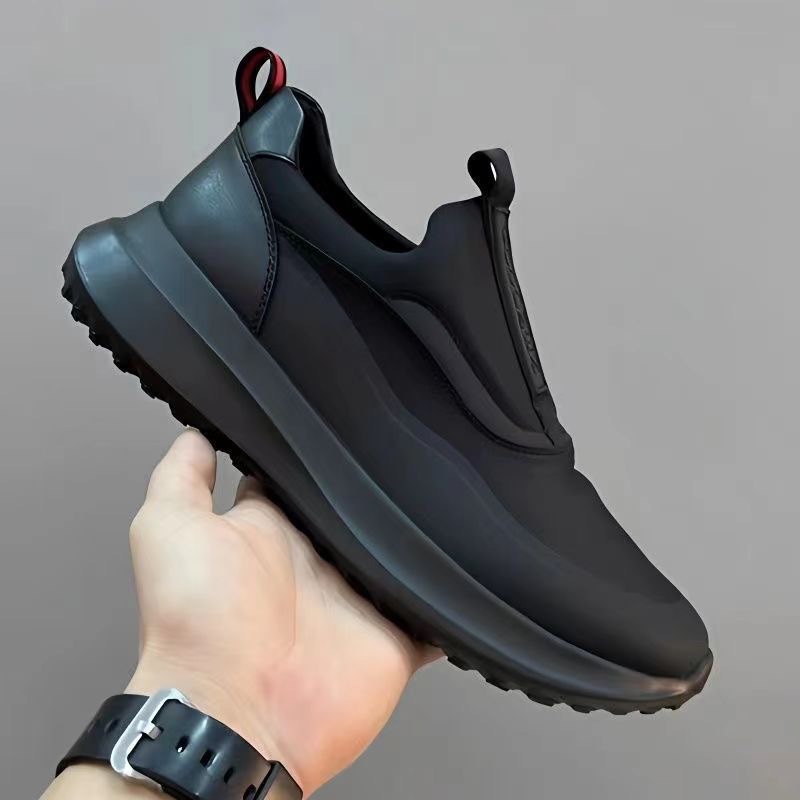 Four Seasons Men's Shoes 2025 New Breathable Thick-Soled Sports and Casual Soft-Soled Slip-On Labor Protection Sports Shoes for Middle-Aged and Elderly People