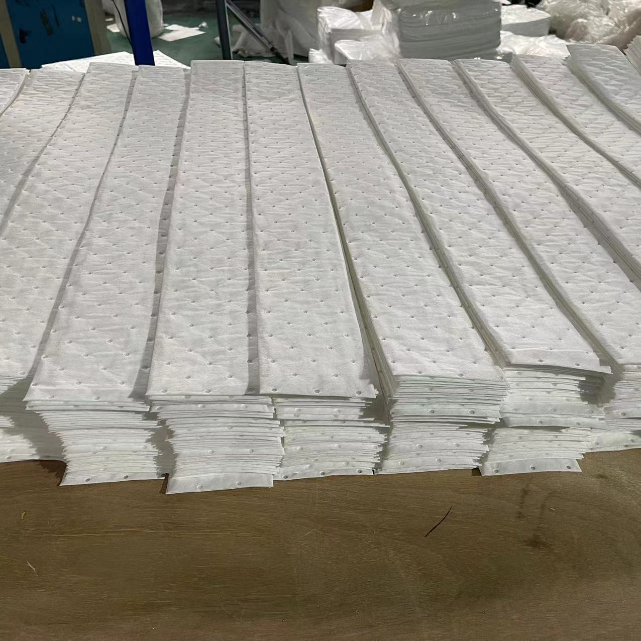 Range Hood Oil Collector Pad, Oil-Absorbing Mat, Polypropylene Kitchen Household High-Efficiency Oil Absorber