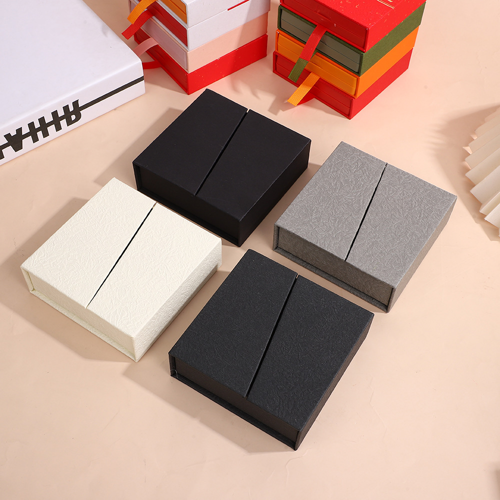 Popular Jewelry Box Magnetic Split Jewelry Packaging Box Bracelet Necklace Ring Earrings Bracelet Packaging Box Wholesale