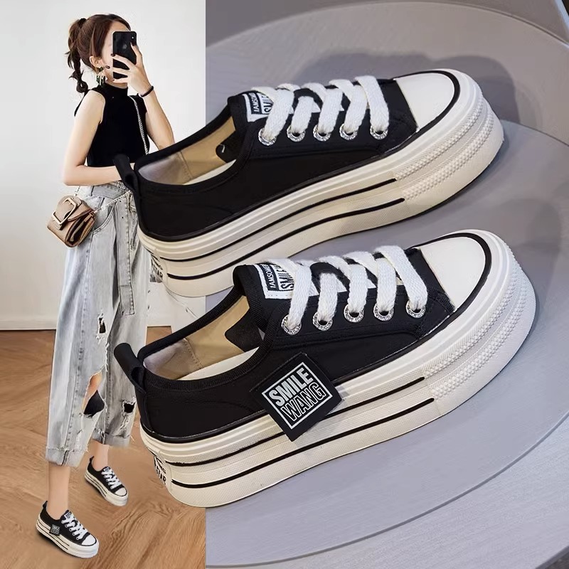 Women's thick-soled canvas shoes for spring and summer 2024 new student half slippers explosions increased white shoes all-match board shoes