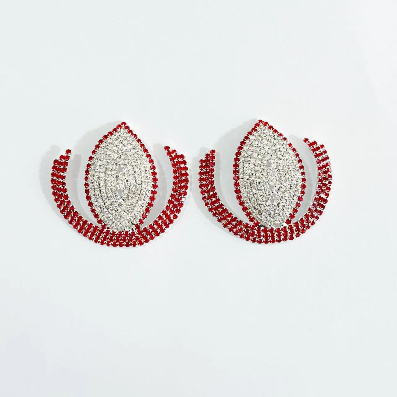 Picture of Cross-border Hot Selling U-shaped rhinestone nipple stickers European and American fashion sexy rhinestone chest stickers for women