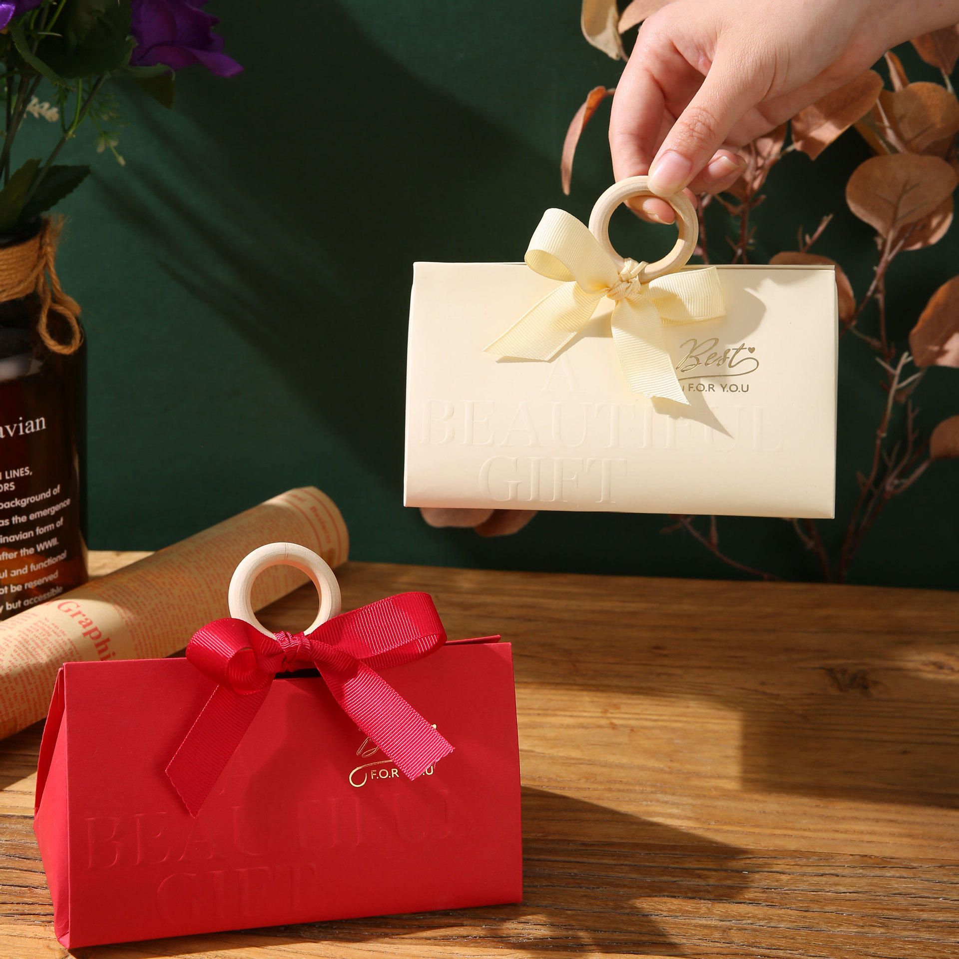Picture of European Style Simple Kraft Paper Triangle Accompanying Gift Wedding Candy Box Wedding High-end Wedding Creative Portable Gift Box