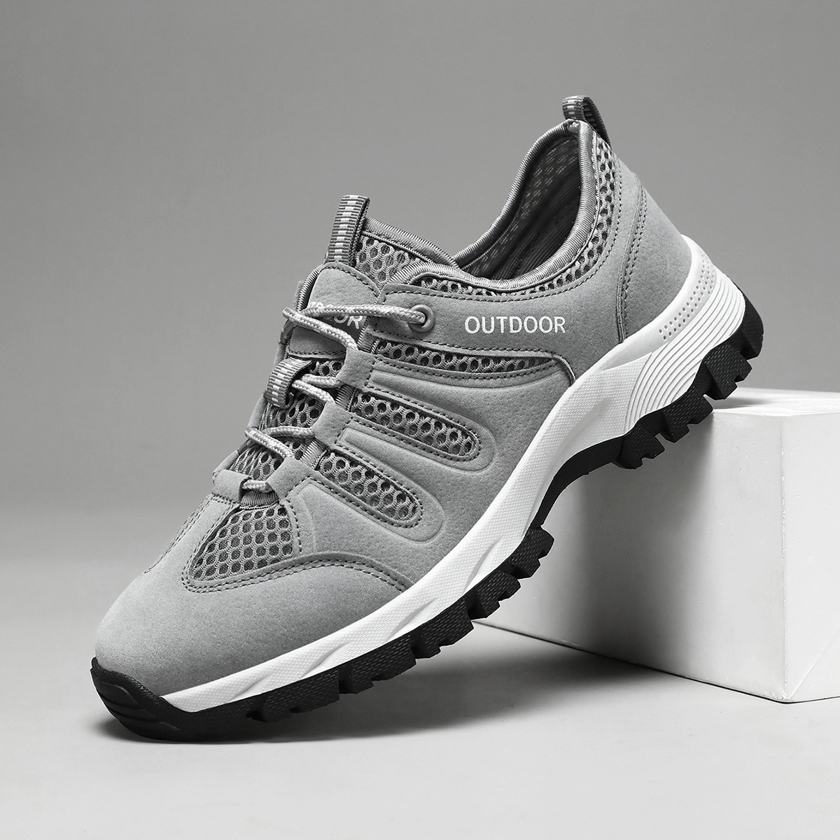 Cross-border New Spring and Summer plus size Mesh Men's Breathable Hollow Outdoor Casual Shoes Lightweight Hiking Men's Shoes