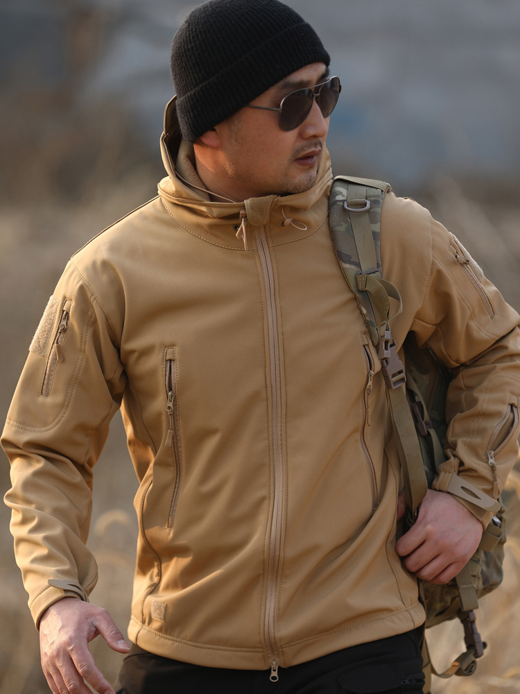 Outdoor Camouflage Cold-proof Three-in-One Jacket Men's Warm Waterproof fleece-lined Autumn and Winter Soft Shell Multi-pocket Jacket