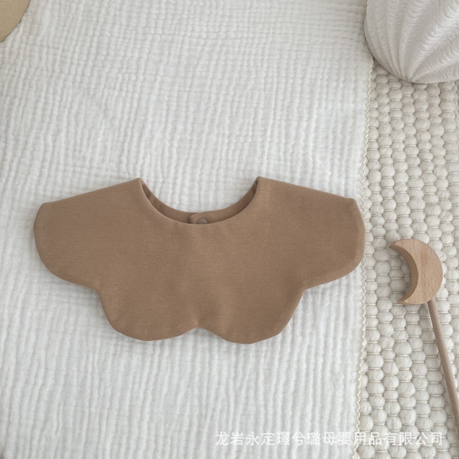 Picture of Korean version of Morandi solid color baby saliva towel cotton petal bib double-sided solid color bib