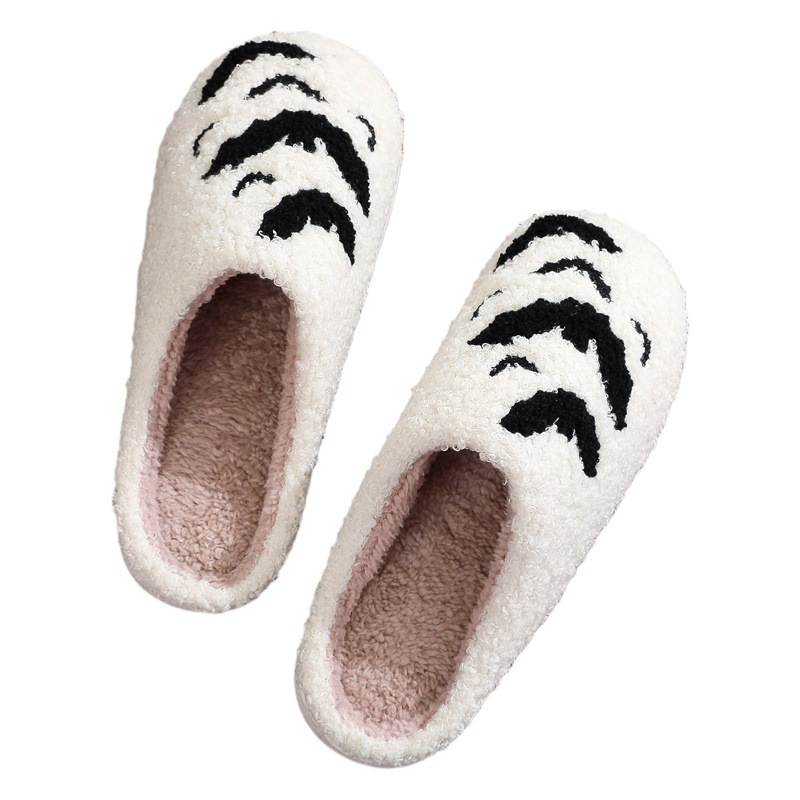 European and American Halloween bat embroidered cotton slippers men and women self-built station independent station hot sale plush couple home slippers