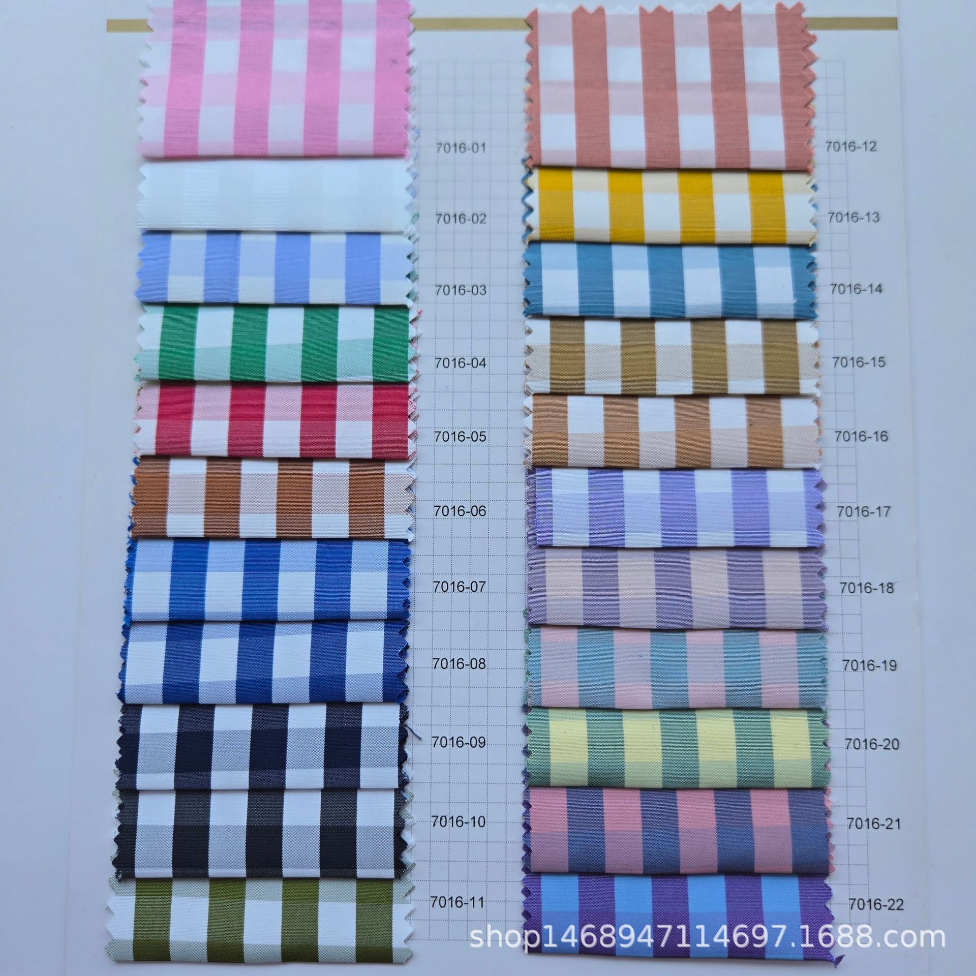 Ready Supply of 40 Pieces of Woven Polyester Large Plaid Fabric Casual Women's Shirt Clothing Fabric Lining Wholesale