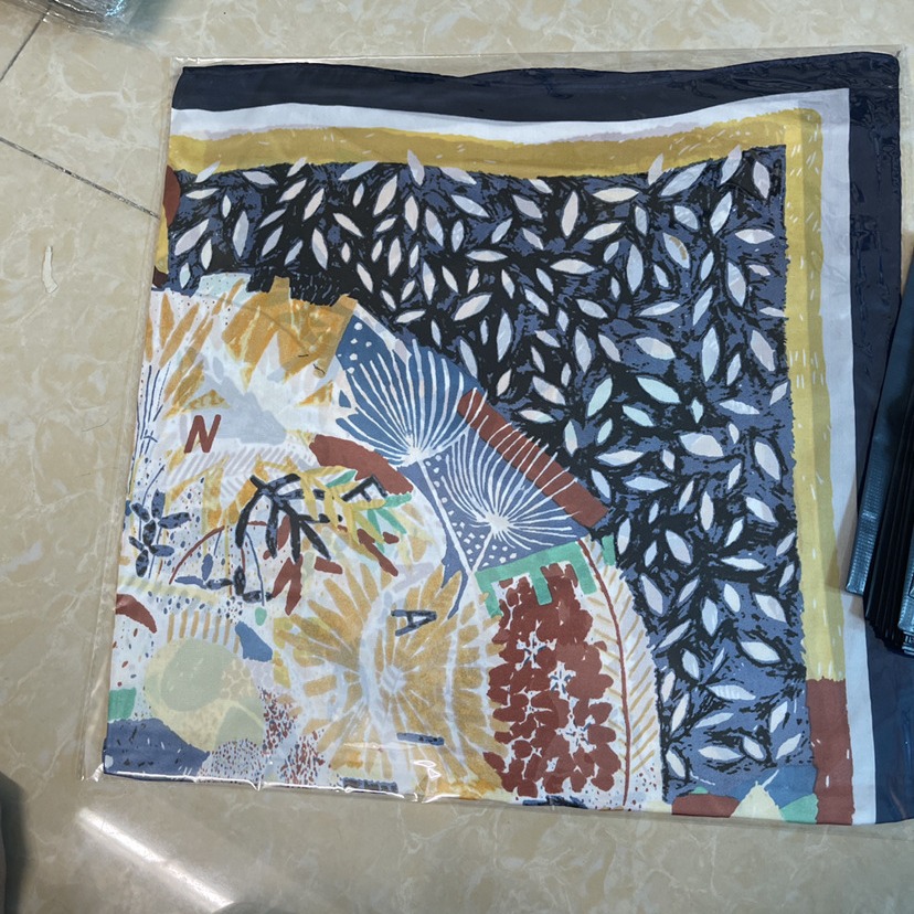 Spring and Autumn fashionable scarf small square scarf women's versatile thin South Korea small scarf scarf gift leopard print