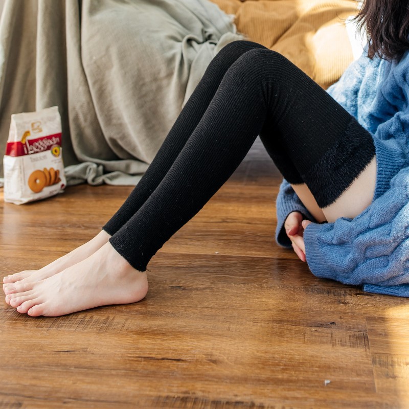 Picture of Factory wholesale Japanese women's knee pads warm long tube pile socks autumn and winter mixed rabbit wool long leg knee socks
