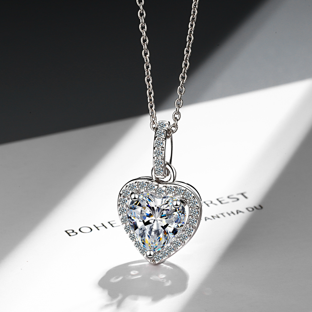 Picture of Zircon Necklace Women's Heart-Shaped Diamond Short Clavicle Chain Simple Elegant Internet Popular Ins Love Pendant Women's Pendant