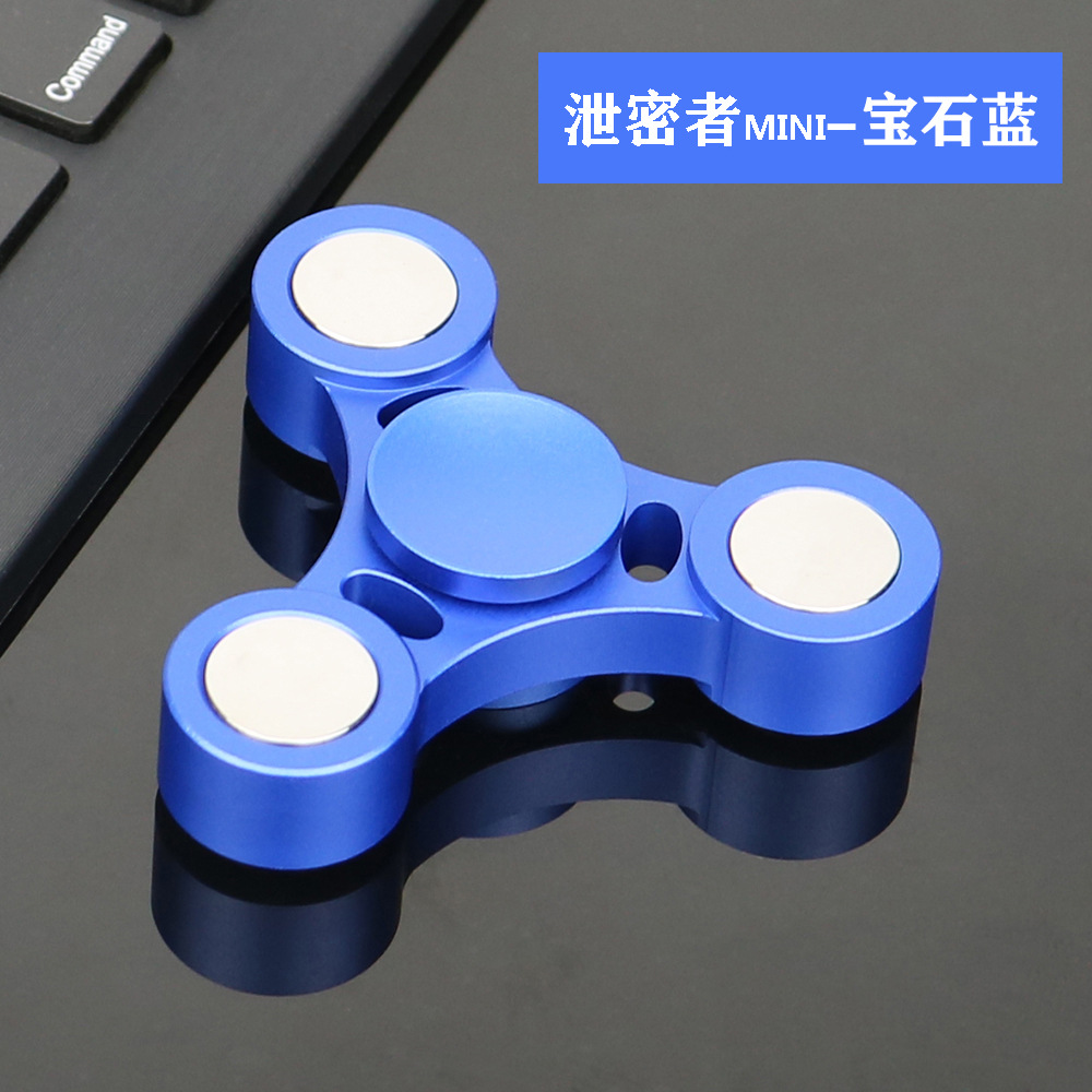 Picture of Fingertip Gyro Metal Aluminum Alloy Finger Gyro Leaker Swivel Adult Student Palm Rotating Decompression Toy