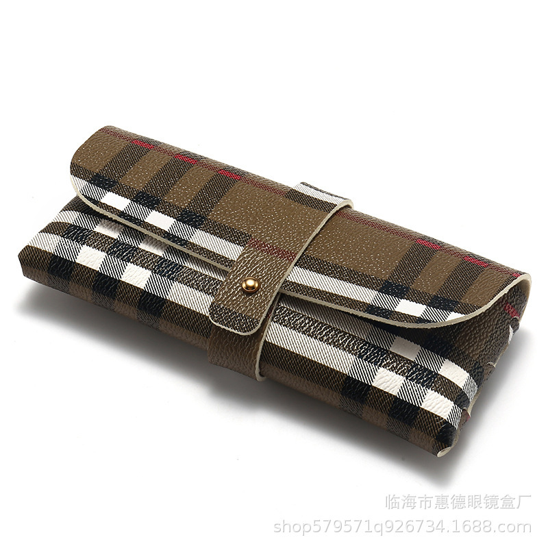 Picture of Factory Batch Glasses Case in stock New Single Nail Leather Sunglasses Bag Hand-woven Sunglasses Box Printable LOGO
