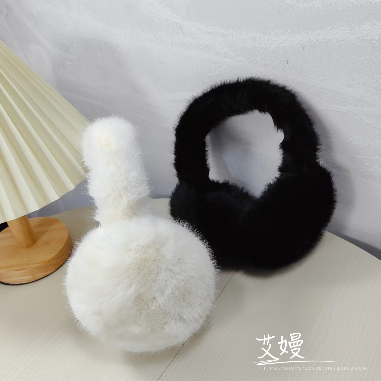 Picture of Earmuffs Women's Winter Warm Earmuffs Earmuffs Earmuffs Cycling Anti-freeze Ear Protection Thickened Plush Students All-match Cold-proof Ear Warming