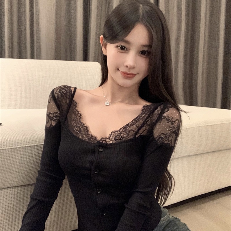 Picture of Black Lace Stitching Long-sleeved Knitwear Women's Autumn and Winter Sexy Pure Slim-fit Short Top Inner Base Shirt