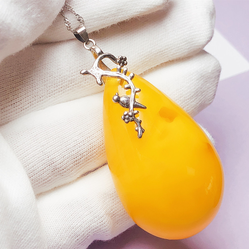 Picture of S925 Vintage Pendant Buckle Head Simple Inlaid Emerald Beeswax Necklace Buckle Link Buckle Fadeless Pendant Clip Buckle