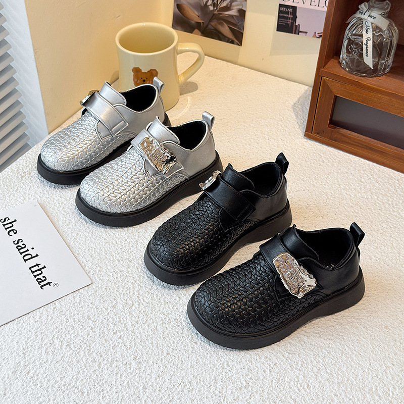 Children's Casual Metal Buckle Large-Toe Shoes 2025 Summer New Girls' Fashionable Woven Student Style Leather Shoes