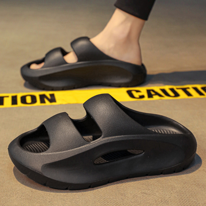 Stomp Feeling Summer Slippers Men's 2024 New Non-Slip Deodorant Soft Bottom Sandals for Home and Outfit Casual Beach Men's Shoes