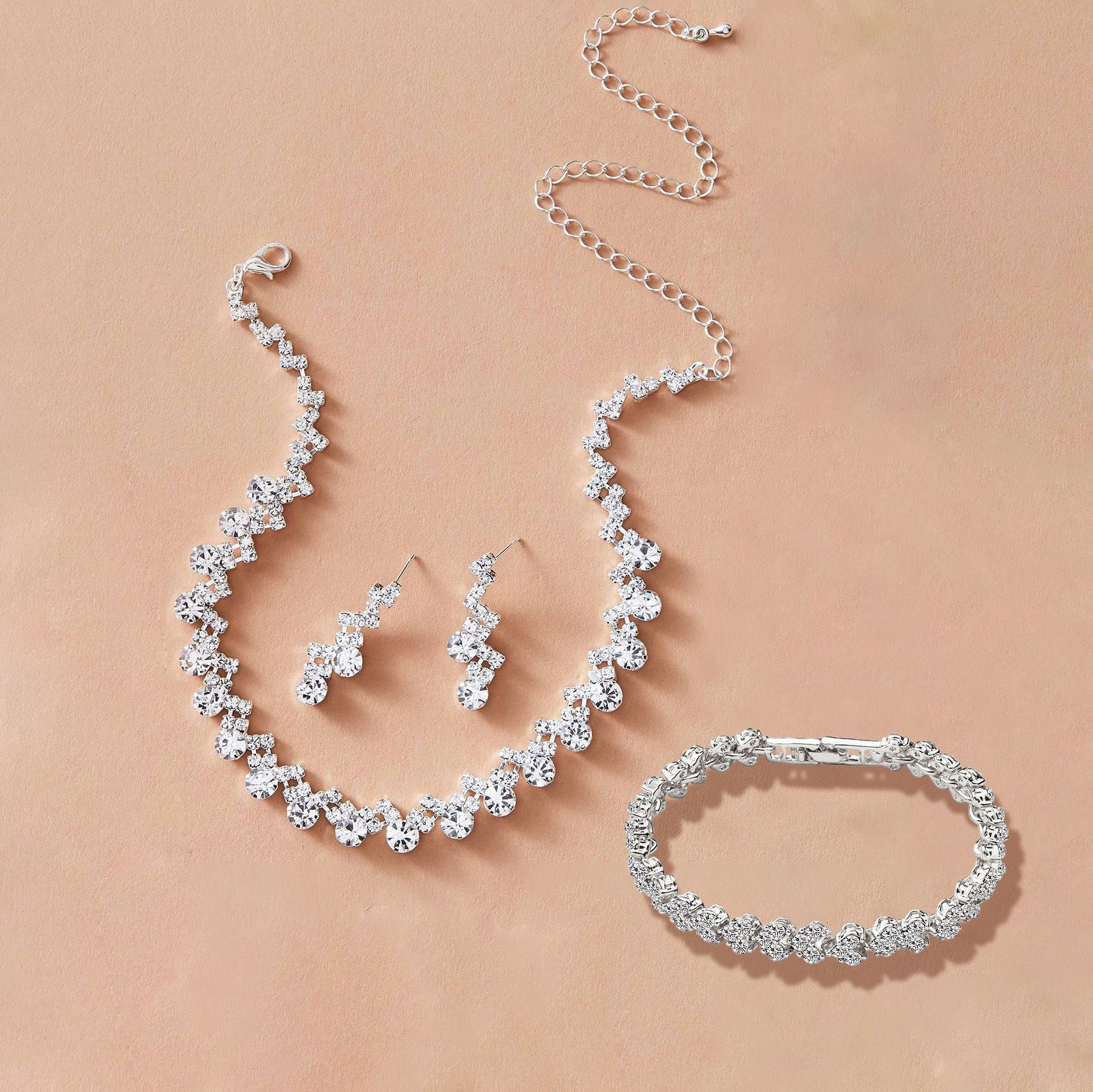 European and American New Explosions Palace Style Retro Dress Simple Necklace Earrings suit Accessories Elegant Evening Party Jewelry
