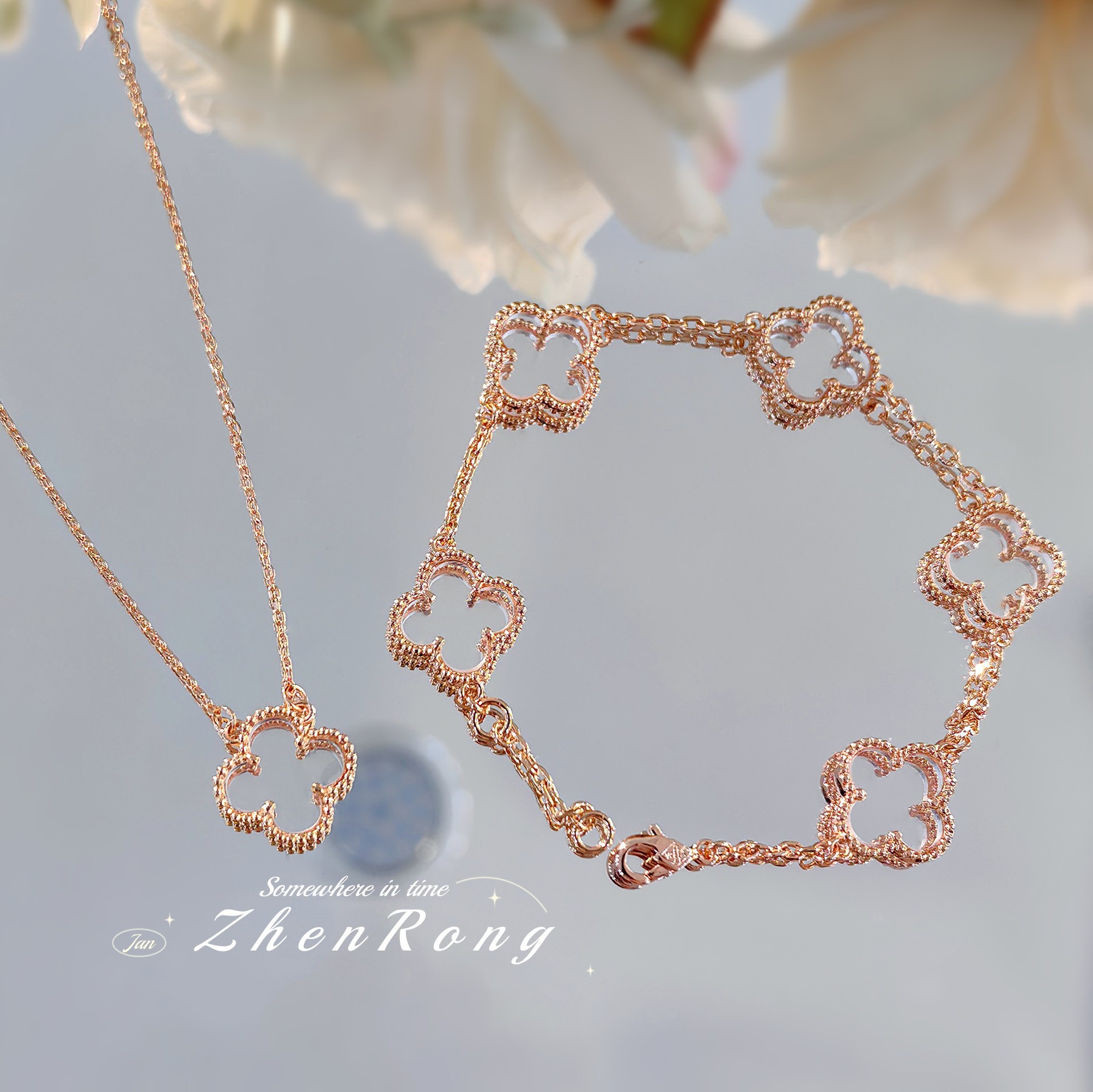 Picture of New Style Brahma White Crystal Four-leaf Clover Five-flower Bracelet Counter Same Style Light Luxury 5-flower Four-leaf Clover Necklace Pendant Women
