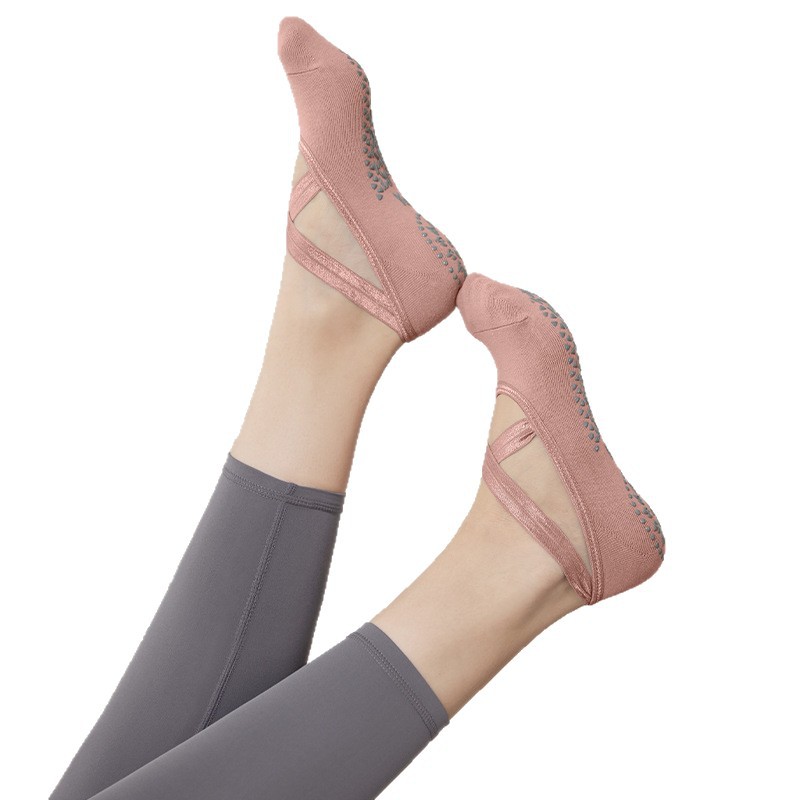 Picture of Non-slip yoga socks for women, beginner indoor five-toe socks, women's sports fitness yoga socks, wholesale yoga shorts