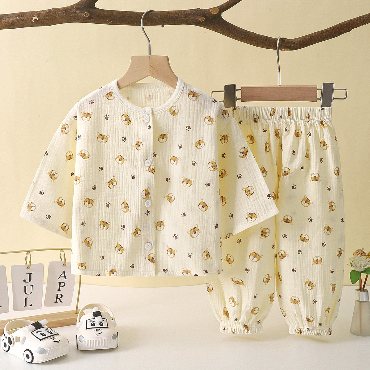Picture of Children's thin double-layer cotton gauze boys' pajamas summer Girls' Home wear boys' long-sleeved bloomers suit