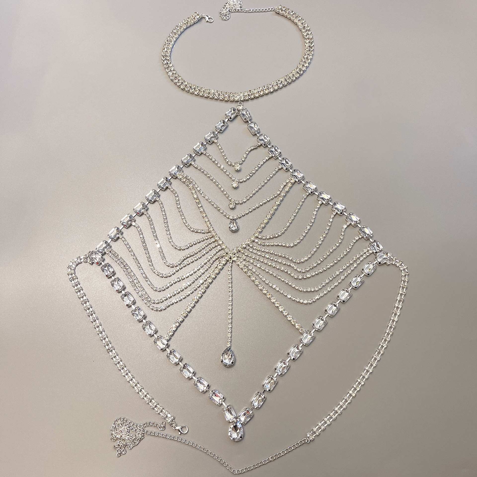 Picture of Cross-border sexy beach accessories rhinestone Diamond-embedded Big Peach heart tassel body chain bra accessories factory one-piece delivery