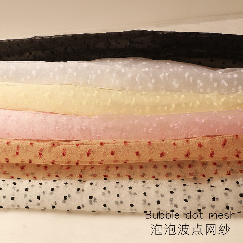 Huaxi bubble net red wave dot yarn lined with floral mesh yarn bouquet packaging paper wave dot texture Korean floral packaging