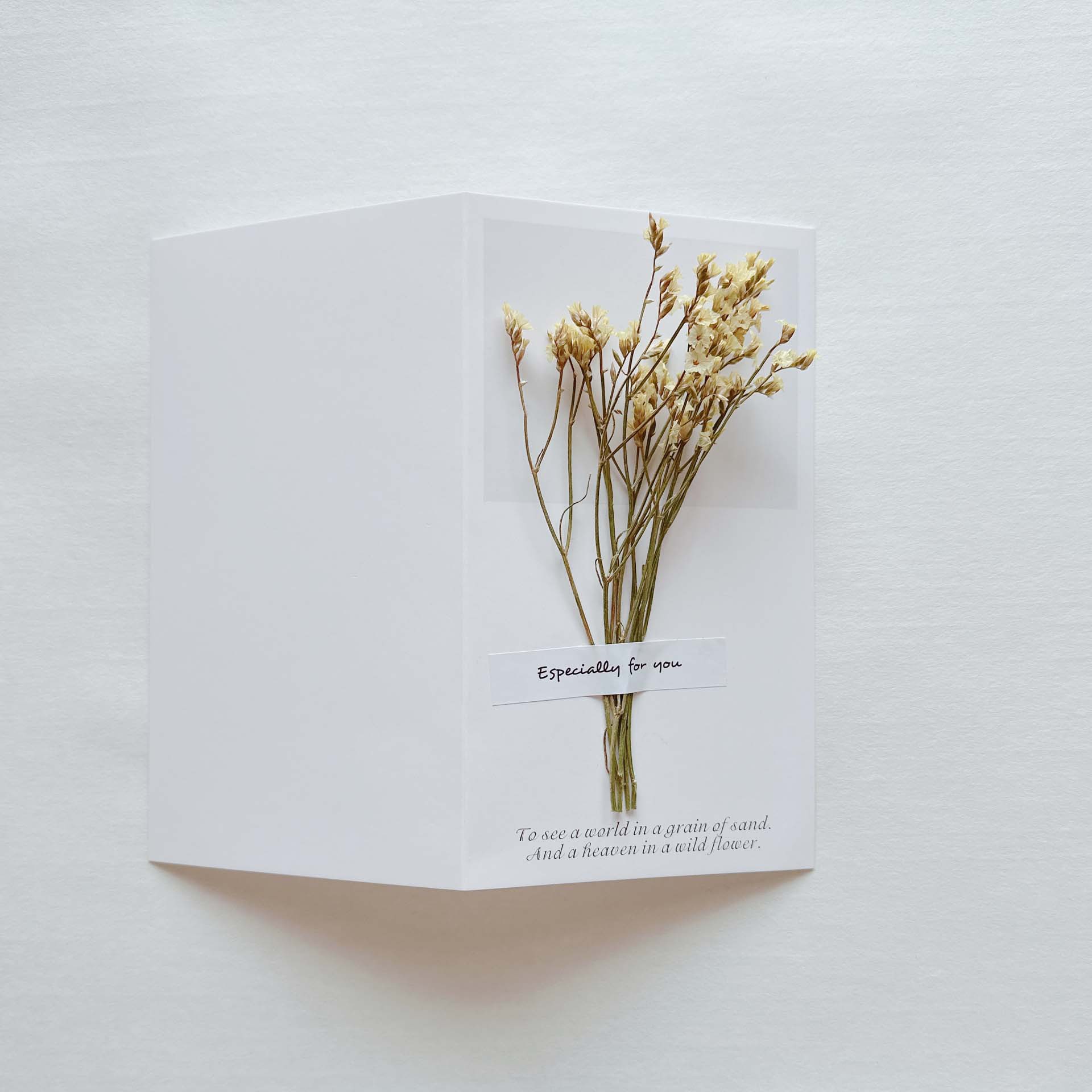 Picture of Gypsophila Dried Flower Greeting Card Birthday Greeting Card Creative Handmade Card Mid-Autumn Festival Handwritten Creative Universal Greeting Card