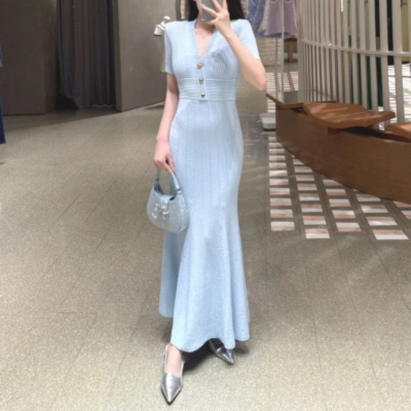 Picture of European and American Cross-Border Women's Clothing V-Neck Short-Sleeved Bodycon Knit Dress with a Stylish Metal Buckle Waist-Cinching Slimming Long Dress