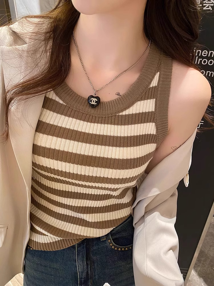 Picture of Knitted Camisole Women's Inner Wear 2025 Summer New Wide Shoulder Bottoming Slim Sleeveless Outer Wear Breast-Covering Top