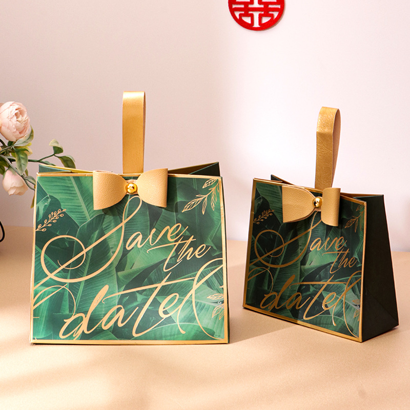 Picture of Creative European wedding wedding red candy box wholesale high-end bridesmaid companion gift candy gift box wholesale