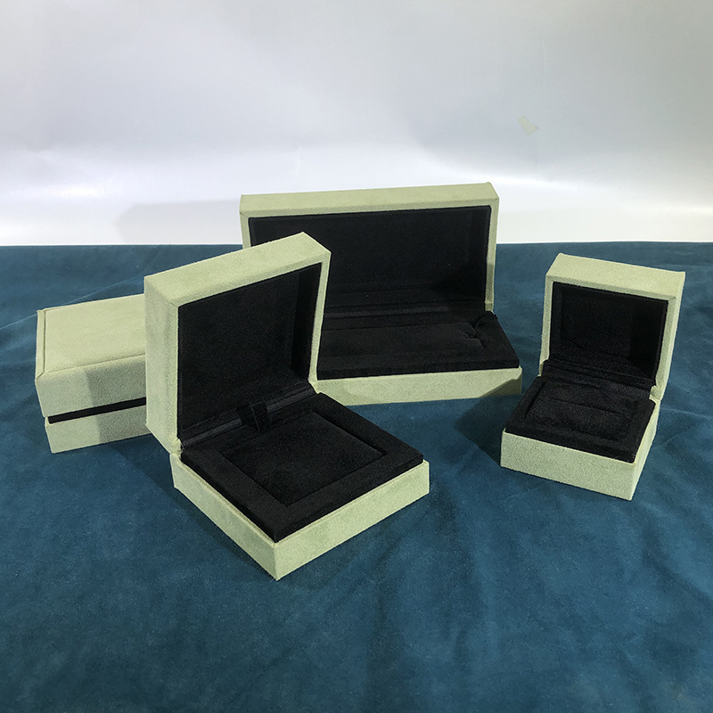 Source Factory Four-Leaf Clover Imitation Leather Velvet Green Jewelry Box Fashion Jewelry Box Necklace Bracelet Gift Box