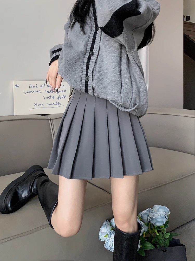 Picture of plus size brown Pleated Skirt Women's Autumn and Winter 2023 New High Waist Slimming Pleated Academy Style A- Line Skirt