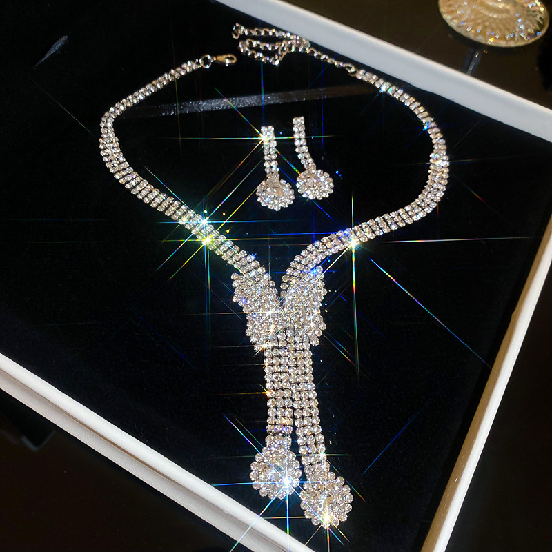Picture of European and American light luxury high-end zircon jewelry suit necklace niche retro clavicle chain fashion Joker jewelry wholesale