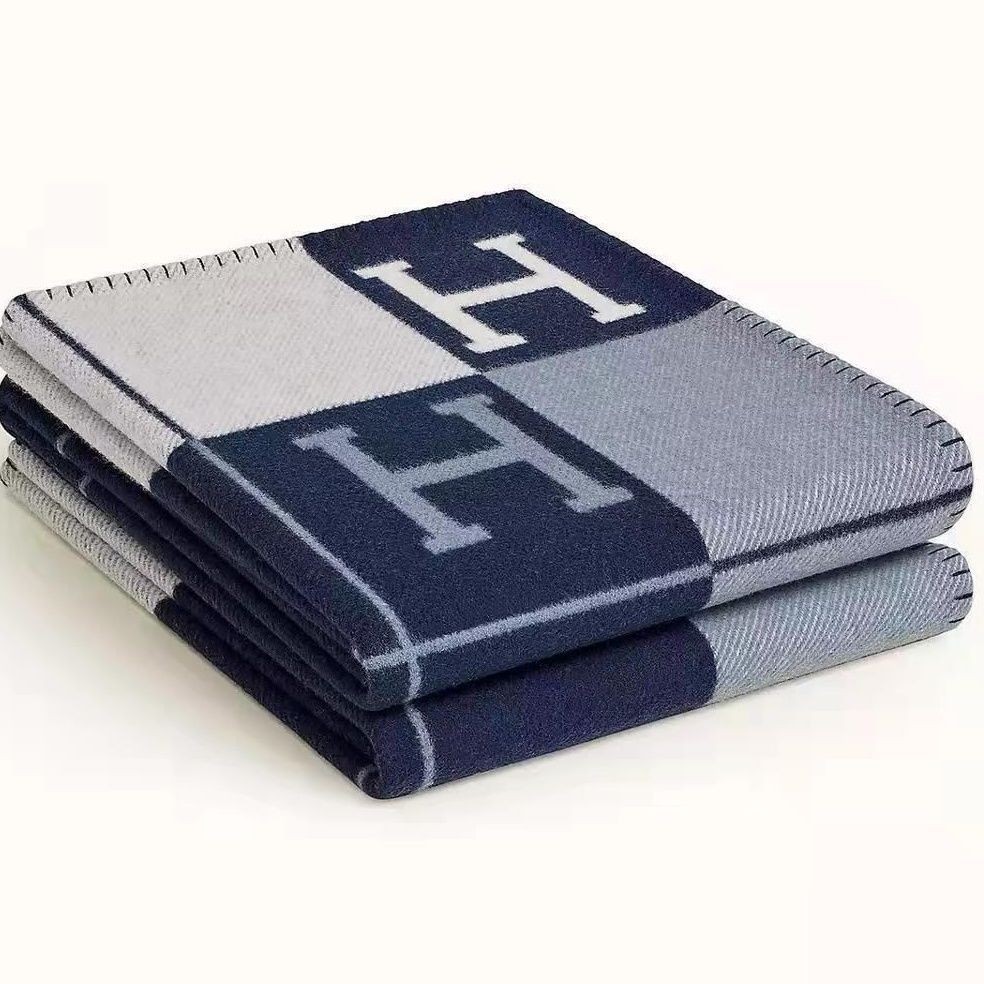 Picture of Cross-Border Amazon Fleece Blanket Single Blanket Air Conditioning Blanket Sofa Cover Blanket Nap Blanket H Letter Aviation Flight Blanket