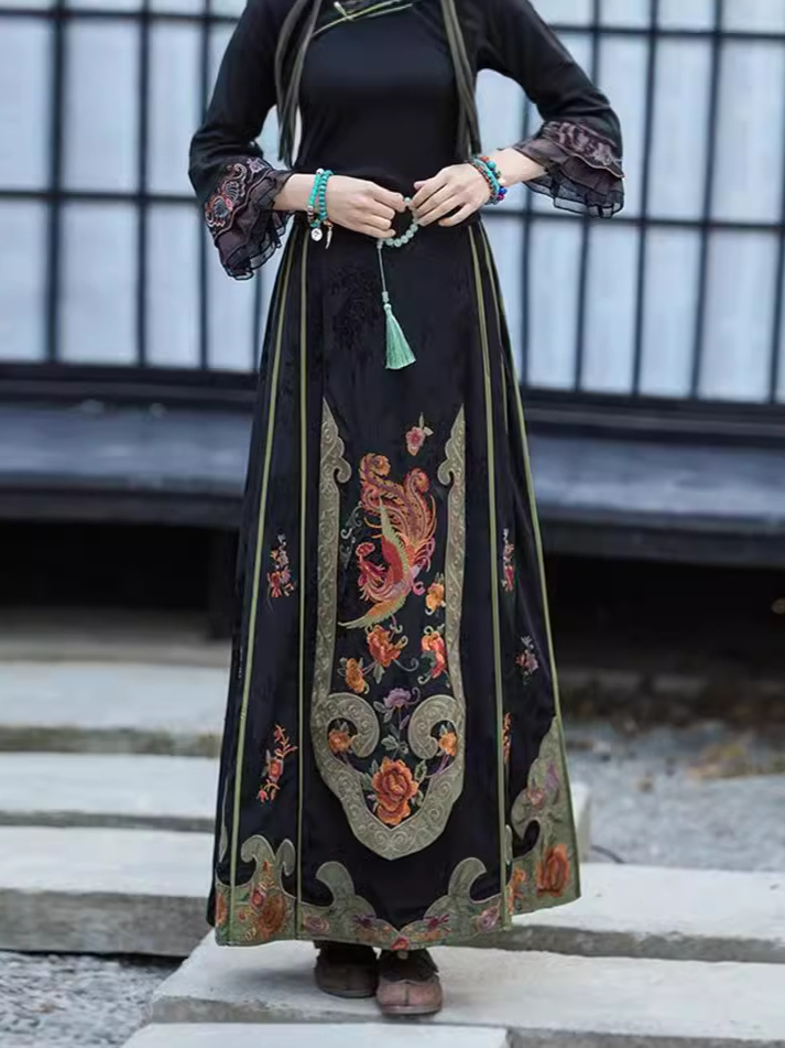 2025 Spring and Autumn New Ethnic Style Women's Clothing Chinese Retro Heavy Industry Phoenix Embroidered Skirt A-Line Long Skirt