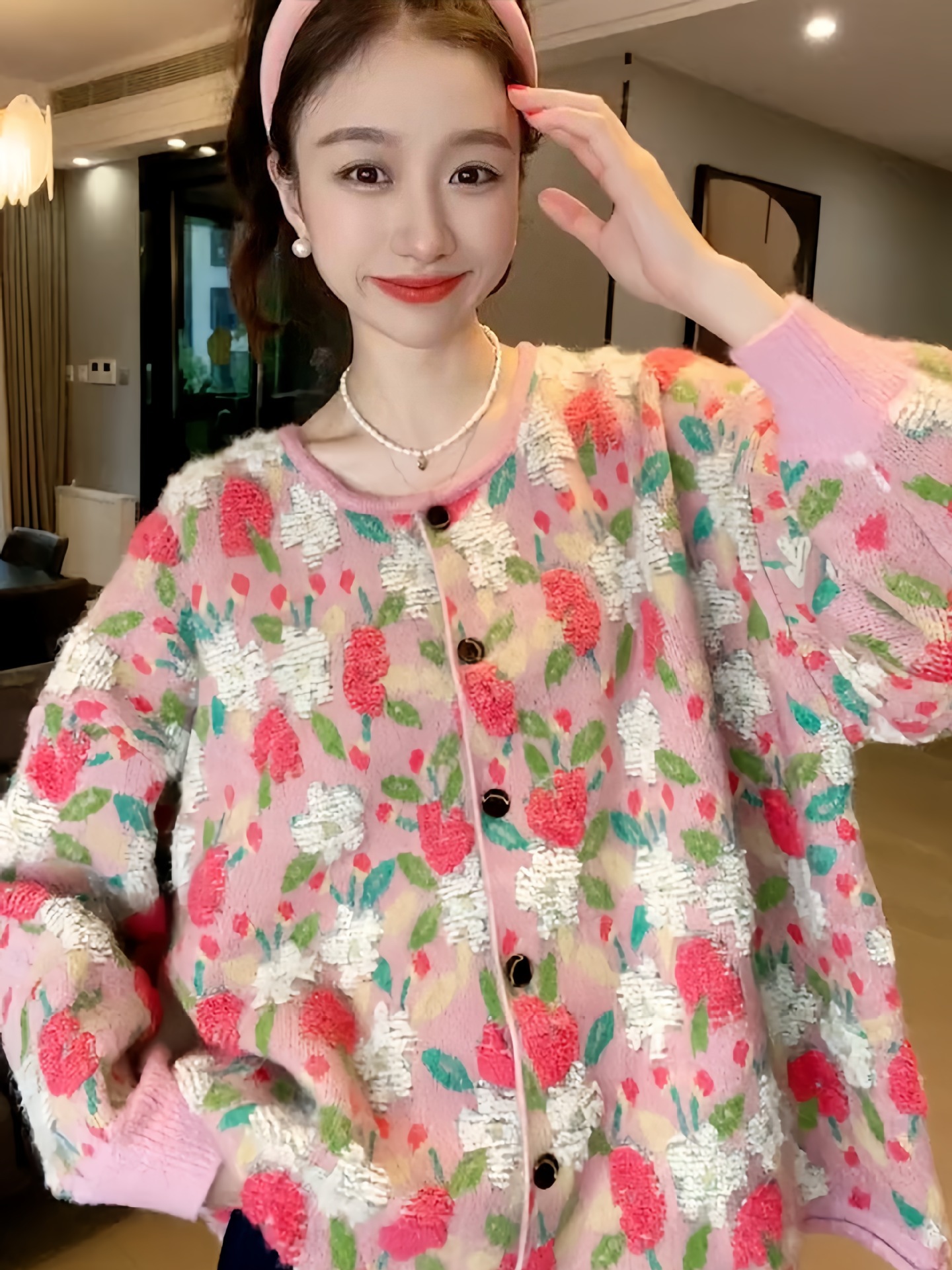 Picture of Soft glutinous lazy style cardigan sweater coat women's autumn and winter loose outer wear printed design niche sweater top