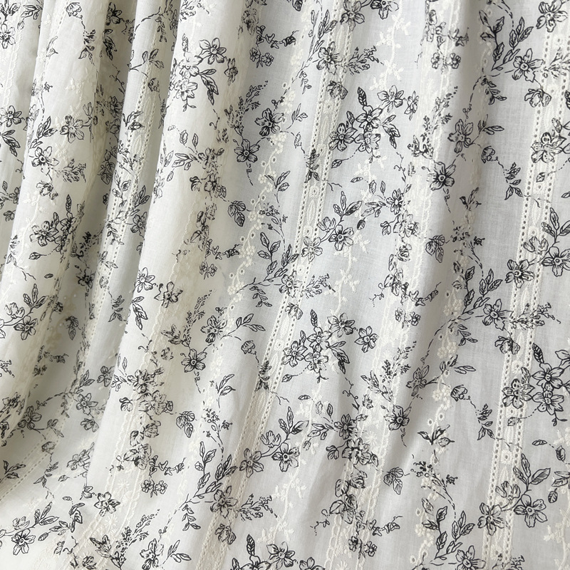Pastoral floral black printed twill fabric baby dress bed sheet quilt cover fabric suitable for spring, summer and autumn