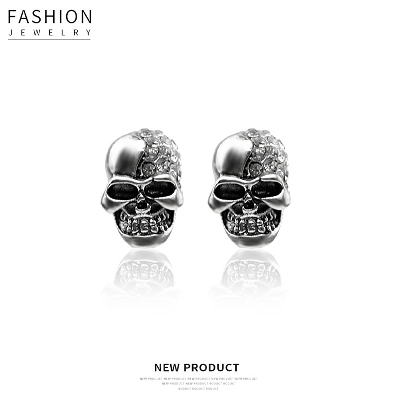 Europe and the United States best selling creative diamond-encrusted smooth skull earrings Halloween fashion trend earrings earrings for men and women
