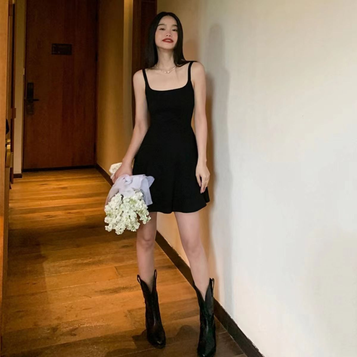 French High-End Petite Black Slim Suspender Sexy Dress Summer Women's 2025 New Style