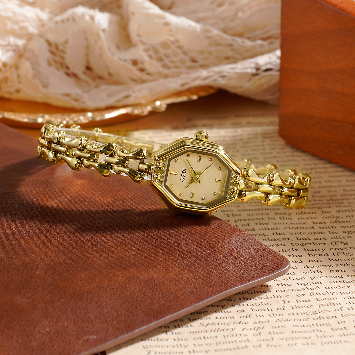 Gedi Women's Watch Gold Gedi Small and Exquisite Accessible Luxury Retro Bracelet Watch Niche High-End Octagonal Watch for Women