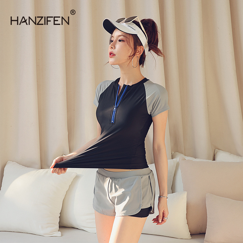 Picture of Women's Sporty Swimsuit, Conservative Two-Piece Swimsuit, Slimming and Sun-Protective, High-Elasticity, Covers Flaws
