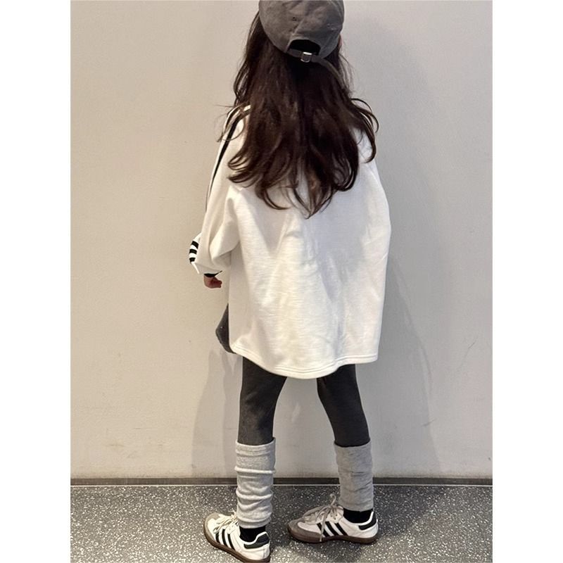 Picture of Girls' Winter fleece-lined Sweat 2024 New Western Style Children's Thickened Autumn and Winter Winter Round Neck Top for Middle and Big Children