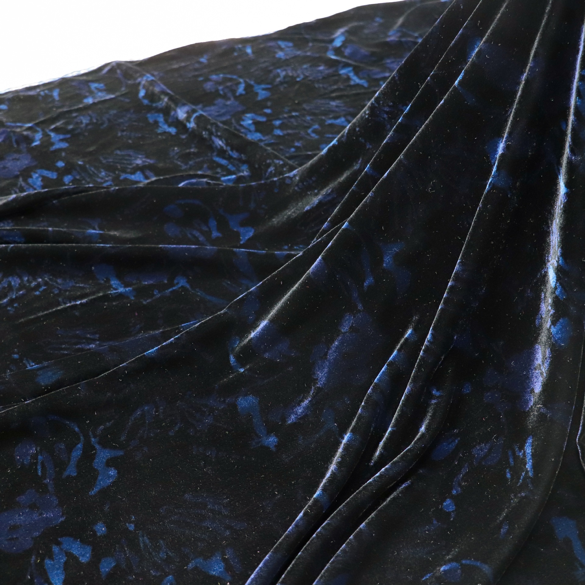 Picture of Factory Wholesale Woven Velvet Brocade Viscose Printed Burnt Flower Velvet Fabric Nightgown Dress Cheongsam