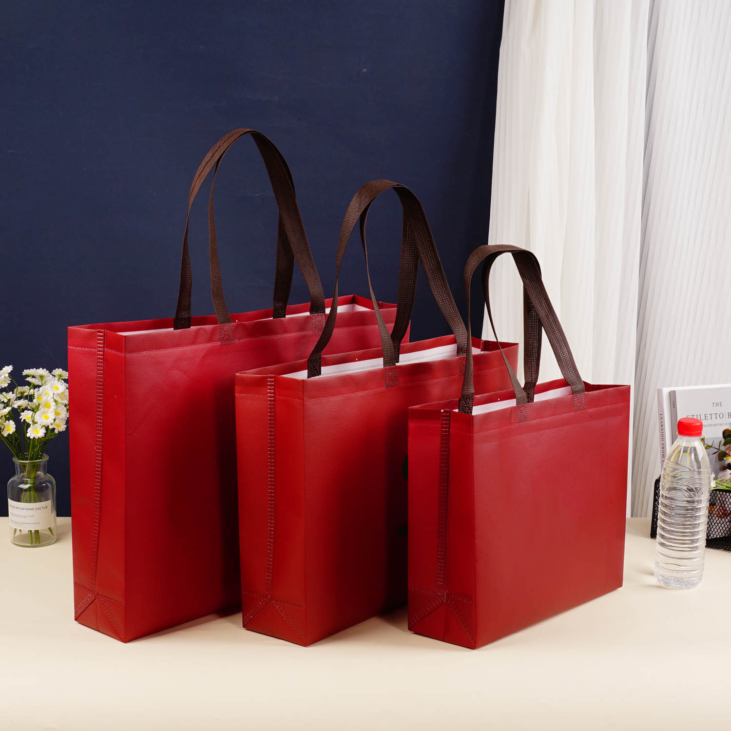 Picture of Non-Woven Handbags, Clothing Store Bags, Custom-Made Boys' and Girls' Clothing Shopping Bags, Coat Gift Bags, Custom-Made
