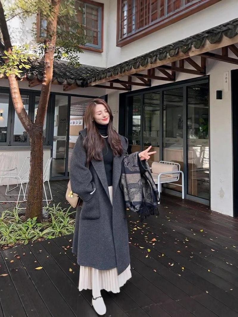 Picture of New Autumn and Winter Hepburn Style British Woolen Coat Mid-length Fashionable Horn Buckle Hooded Wool Woolen Coat
