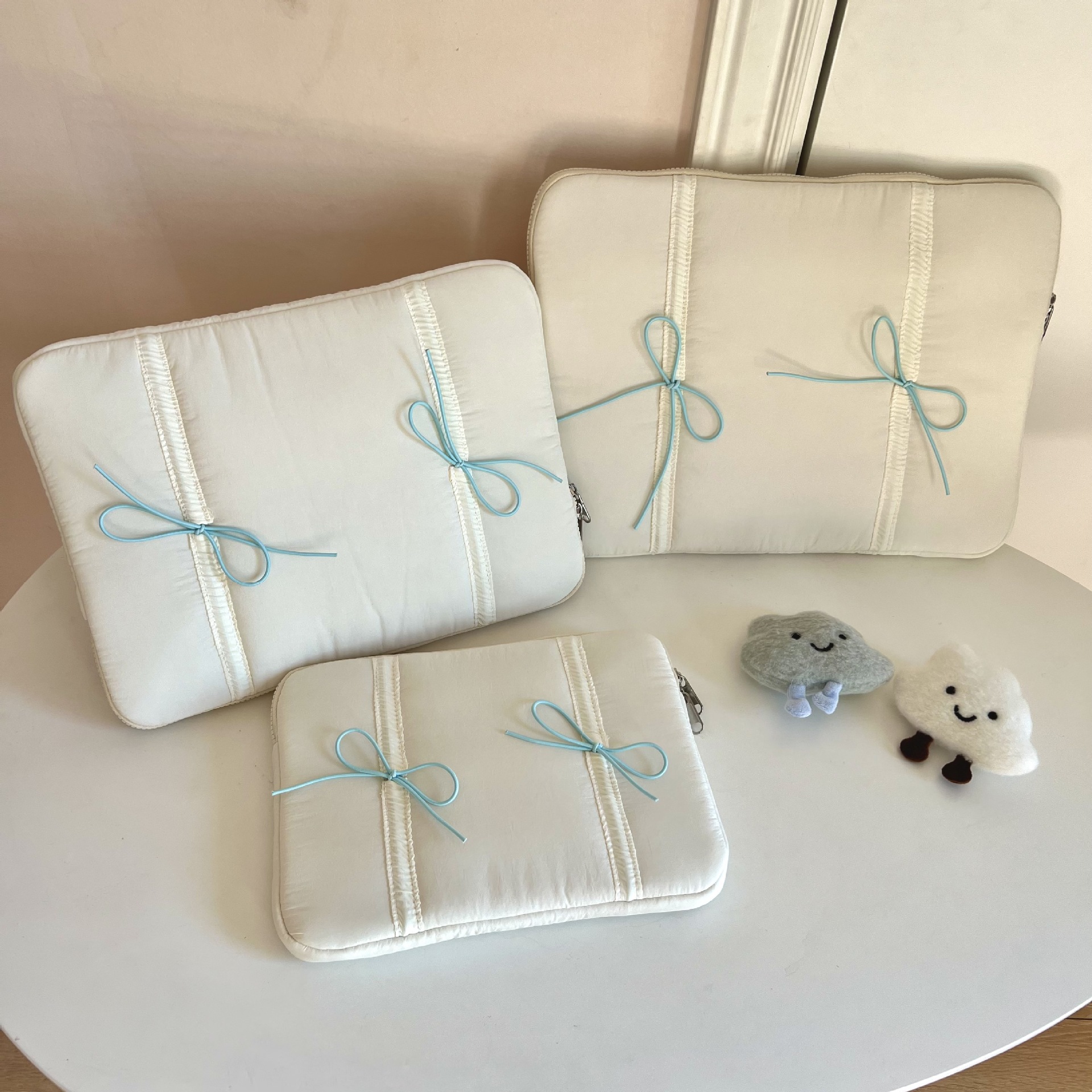 Picture of Cross-border South Korea tablet bag ins wind elastic tie bow 11/13/15 inch notebook liner bag