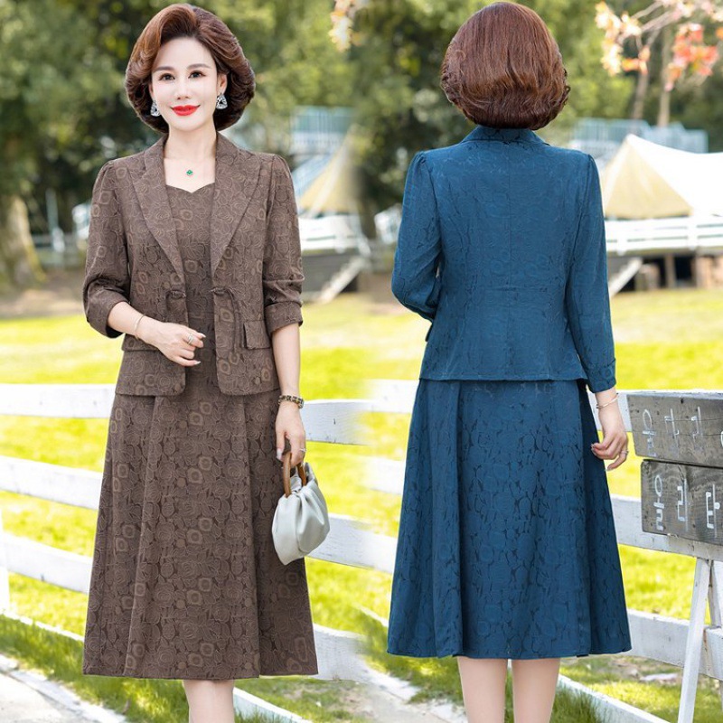 Middle-aged and elderly spring and autumn dress suit 2024 new middle-aged mom Western style two-piece set dress long sleeve coat