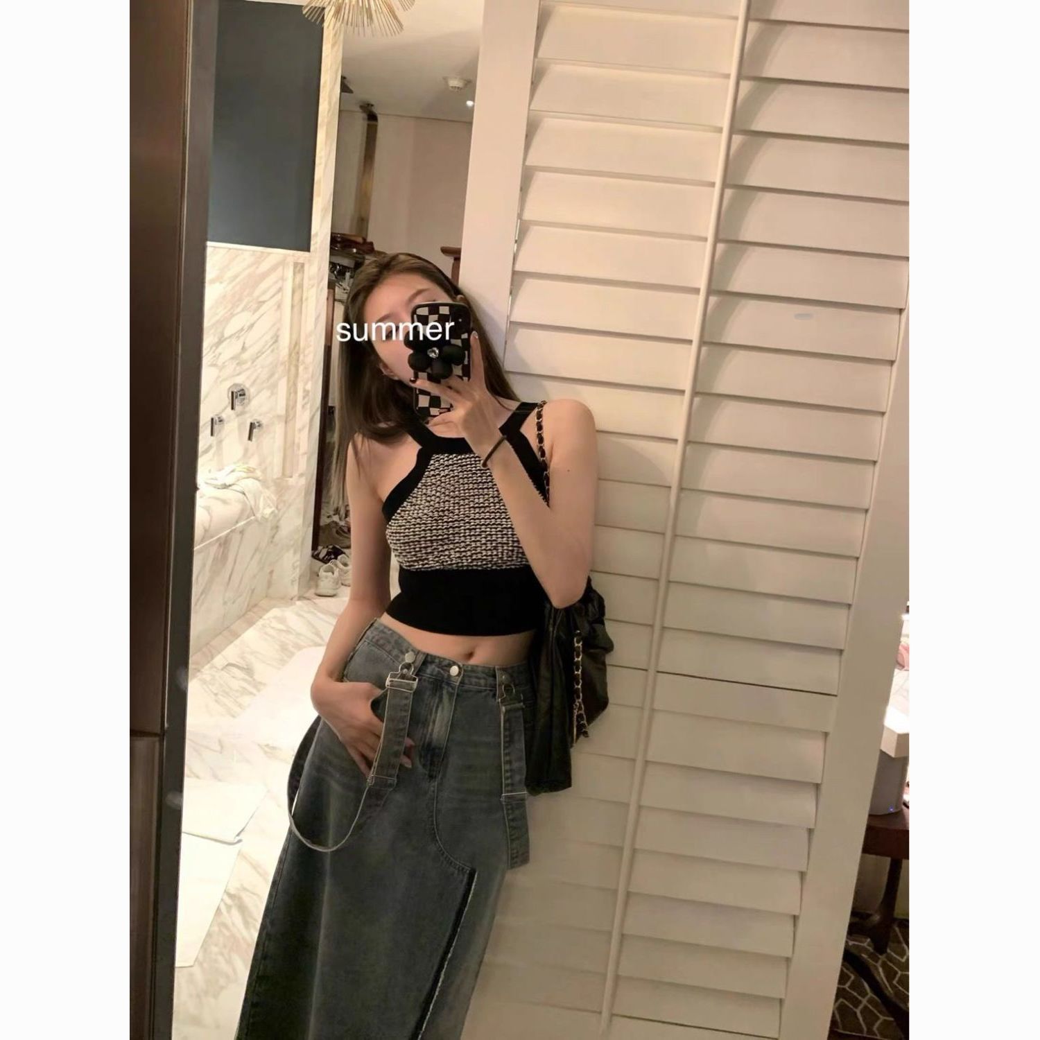 Picture of Knitted Halterneck Camisole Women's 2025 Summer New Sexy Outer Wear Sleeveless Short Sexy Backless Top Trendy